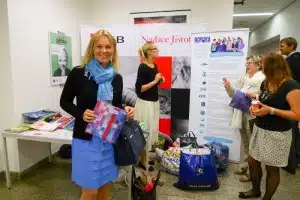 Zářijová sbírka oblečení v KB spolu s Borůvkou