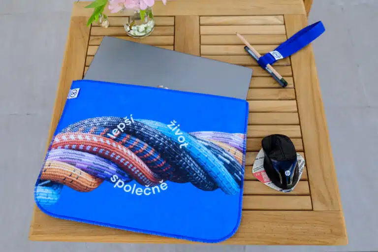 Dárky pro firmy na vánoce od FOREWEAR - pouzdra na notebook